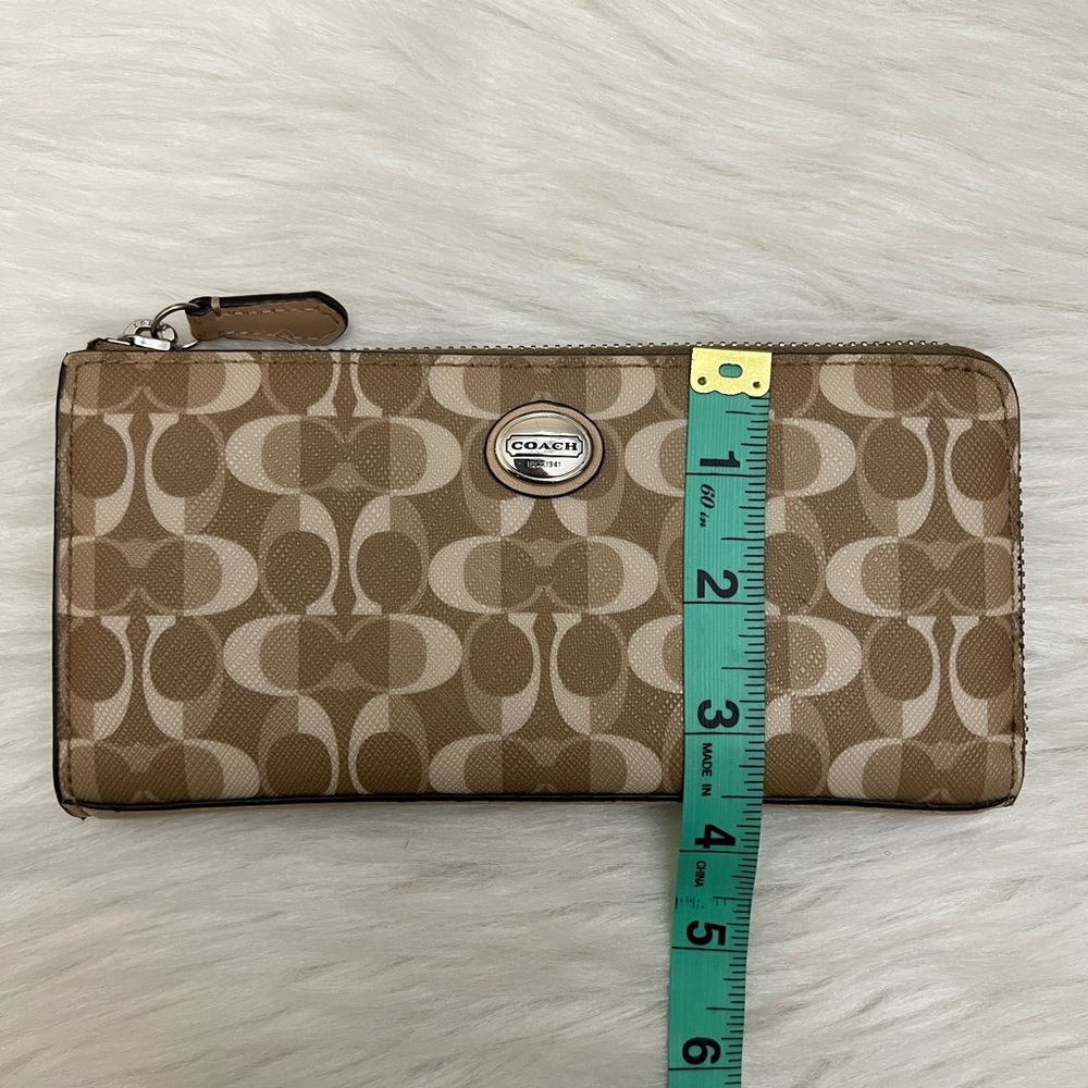COACH - BROWN TAN TEXTURED LEATHER LONG PEYTON DREAM ZIP WALLET - Picture 12 of 13